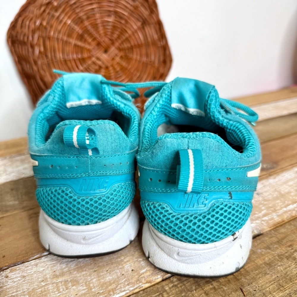 Nike Turquoise Running Shoes with White Swoosh Size 6 Women’s - Picture 9 of 16